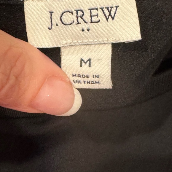 J. Crew Ruffle Shoulder Sweatshirt Plaid Black Red Tartan M Preppy Holiday - Picture 5 of 6